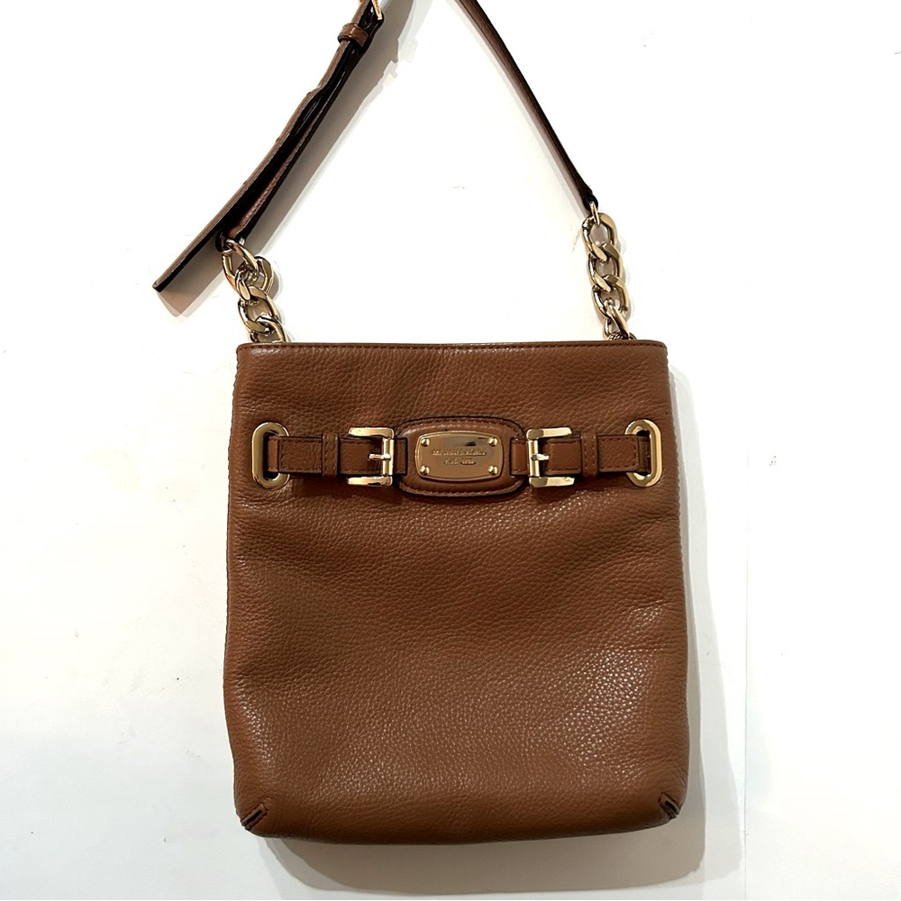 Michael Kors Caramel Pebble Leather Crossbody in Excellent Condition.